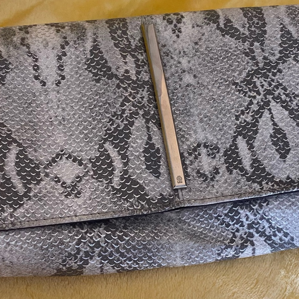 Chic Gray Patterned Clutch Jennifer Lopez - image 3